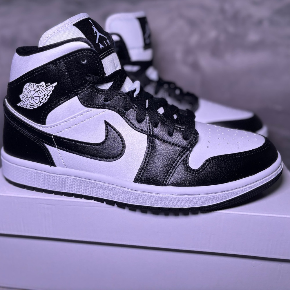 NWT Jordan 1 mid Black and White